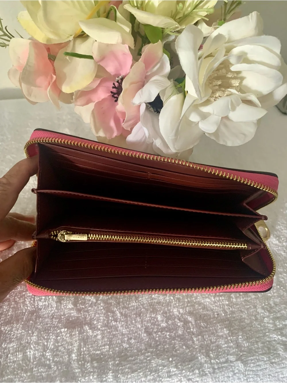 Coach Long Zip Around Wallet Signature Canvas Detachable Wrist-strap Pink/Cream